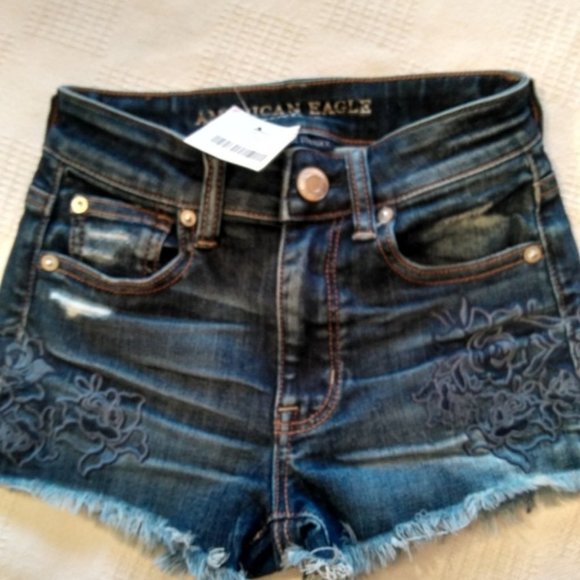 American Eagle Outfitters Pants - American Eagle Women's Next Level Stretch Distressed Floral Jean Shorts Size 00